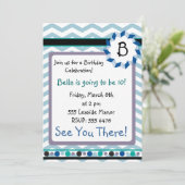 Cheveron Monogramカード(青、ティール（緑がかった色）、灰色) 招待状 (スタンド正面)