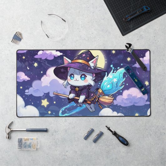 Chibi Witch Cat Flying in Starry Sky – Kawaii Magi デスクマット (ワークステーション)