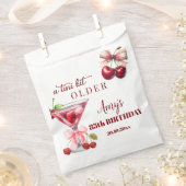 Chic A Tini Bit Older Cherry Martini 85th Birthday フェイバーバッグ (クリップ留めされた状態)