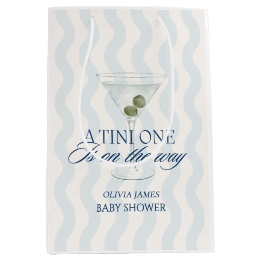 Chic a tini one boy baby shower ミディアムペーパーバッグ (正面)