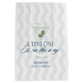 Chic a tini one boy baby shower ミディアムペーパーバッグ (裏面)