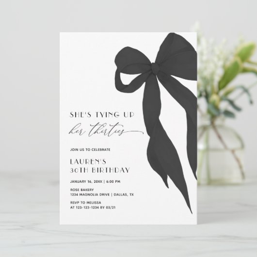 Chic Black Bow Tying Up Her Thirties 40th Birthday 招待状 (スタンド正面)
