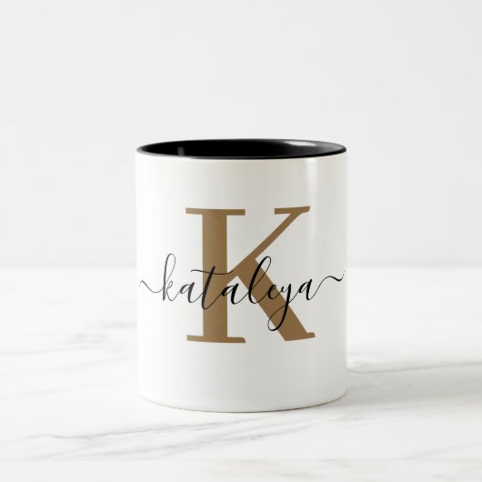 Chic Black Gold Monogram Elegant Script Name Mug ツートーンマグカップ (中央)