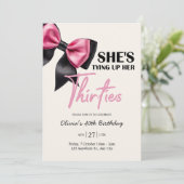Chic Black & Pink Bow 40th Birthday Invitation 招待状 (スタンド正面)