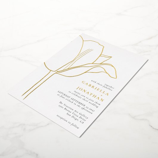 Chic Black White Gold Tulip Wedding 箔招待状 (回転した状態)