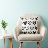 "Chic Black & White Heart Pillow – Stylish Home De クッション (椅子)