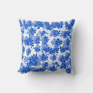 Chic Blossoms: Vibrant Blue Cushion クッション