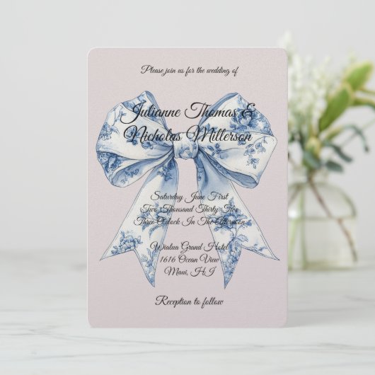 Chic Blue White Bow Blush Pink Wedding 招待状 (スタンド正面)
