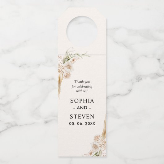 Chic Boho Wedding with Beige and Yellow Flowers ボトルネックタグ (正面)