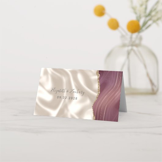 Chic Burgundy Gold Agate Ivory Silk Wedding Table プレイスカード (裏面)