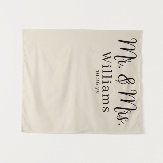 Chic Elegant Script Mr and Mrs Wedding Reception タペストリー (正面(横))