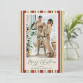 Chic Grandmillennial Stripes Merry Christmas Photo シーズンカード (スタンド正面)