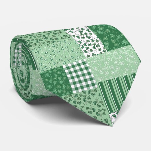 Chic Green Shamrocks Faux Patchwork Necktie ネクタイ (ロール)