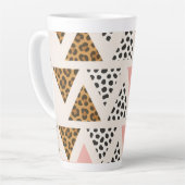 Chic Leopard & Pink Triangle Pattern カフェラテマグ (左アングル)