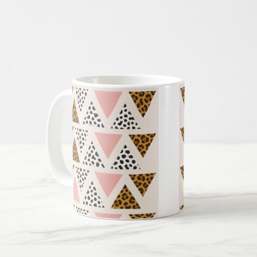 Chic Leopard & Pink Triangle Pattern コーヒーマグカップ (正面左)
