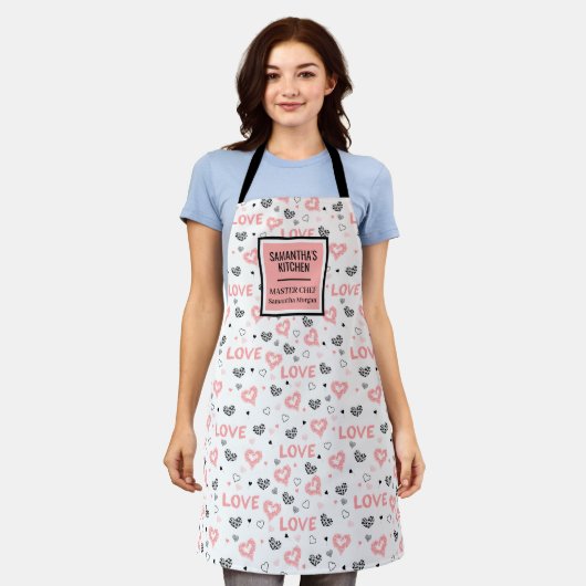 Chic Love Lettering Pink Black Heart Apron エプロン (着用した状態)