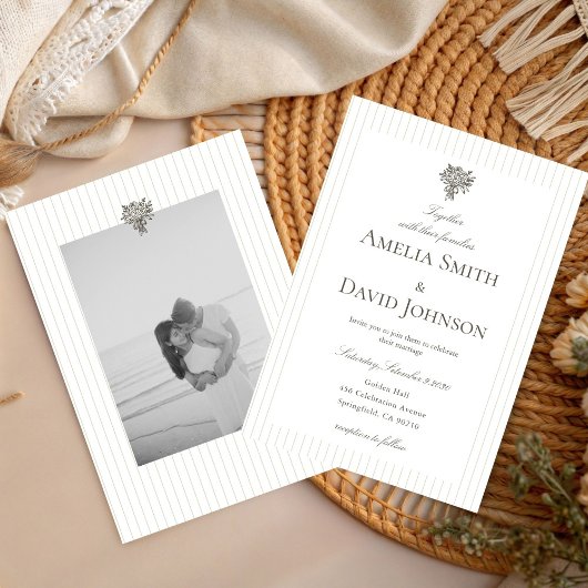 Chic Minimalist Stripe Green Wedding Invitation  招待状