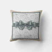 Chic Neutral Floral Croquet Bow Home Décor クッション (裏面)