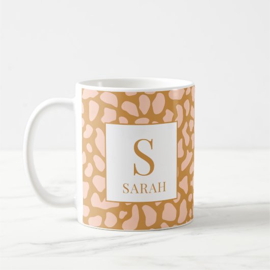 Chic Neutral Leopard Spots Custom Name Mug コーヒーマグカップ (左)