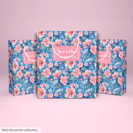 Chic pastel blue and blush pink preppy floral ミディアムペーパーバッグ