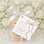 Chic Pearl Bow She's Tying the Knot Bridal Shower  フェイバータグ<br><div class="desc">Add a stylish finishing touch to your celebration with these Chic Pearl Bow “She’s Tying the Knot” bridal shower favor tags, featuring a delicate pearl bow design and elegant script typography for a soft, romantic look. Perfect for attaching to favor bags, gift boxes, treat packaging, and party keepsakes, these tags...</div>