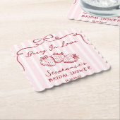 Chic Pink Berry In Love Bridal Shower Personalized ペーパーコースター (アングル)