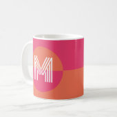 Chic Pink Orange Geometric Modern Monogram コーヒーマグカップ (正面左)