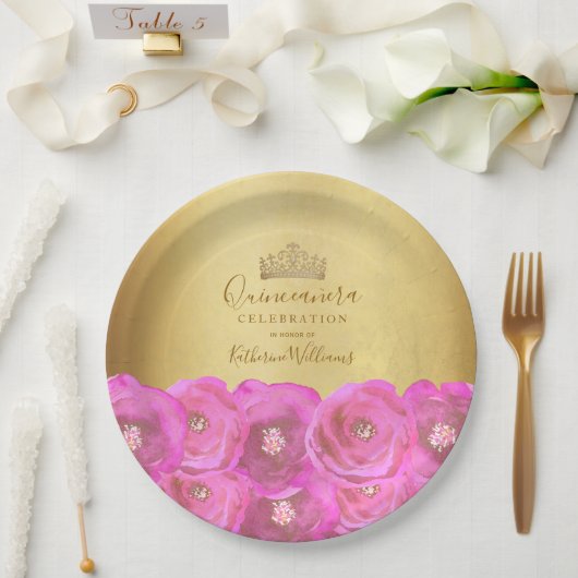 Chic Pink Rose Floral Gold Crown Quinceañera ペーパープレート (ウェディング)