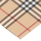 Chic Plaid Warm Tan Base White Black Brown Tartan ロングテーブルランナー (コーナー)