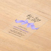 Chic Purple Bow She's Tying the Knot Bridal Shower アクリル招待状 (レイダウン)