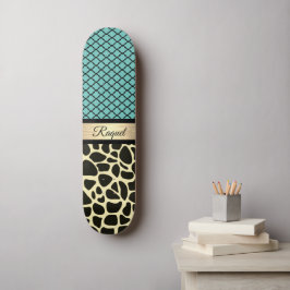 Chic Quatrefoil Giraffe Print スケートボード