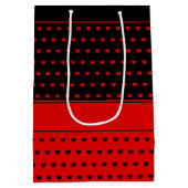 Chic RedおよびBlackハートパターン、名前テンプレート ミディアムペーパーバッグ (裏面)