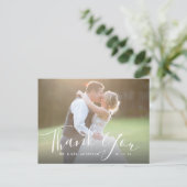 Chic Script Hand Lettered Photo'結婚s Thank You ポストカード (スタンド正面)