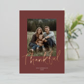 Chic Script Thanksgiving Photo Burgundy Rose Gold 箔シーズンカード (立ち正面)