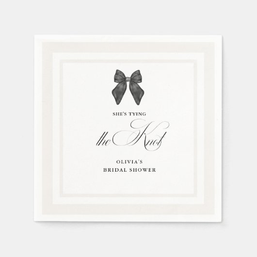 Chic 'She's Tying the Knot Black Bow Bridal Shower スタンダードカクテルナプキン (正面)