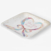 Chic She's Tying The Knot Pink Bow Bridal Shower ペーパープレート (傾斜あり)