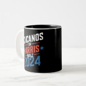 Chicanos for Harris Walz 2024 大統領 ツートーンマグカップ (正面左)