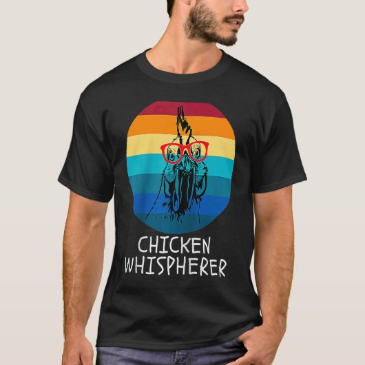 Chicken Whisperer with Retro Sunset Backyard Chic Tシャツ (正面)