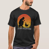 Chicken Whisperer with Retro Sunset Backyard Chick Tシャツ (正面)