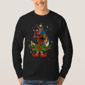 Chickens Christmas Tree Lights Cute Santa Hat Tシャツ (正面)