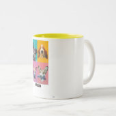 chien en sticker sur tasse jaune ツートーンマグカップ (正面右)