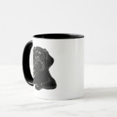 Chien noir cartoon au regard attendrissants en 3D. マグカップ (正面左)