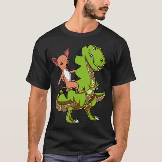 Chihuahua Dog Riding T-Rex Dinosaur Tシャツ (正面)