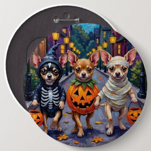 Chihuahua Trick-or-Treating in Halloween Costumes 缶バッジ (正面&裏面)