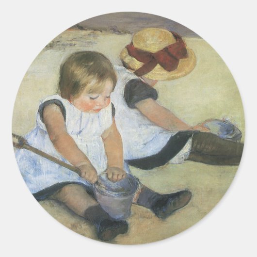 Children'遊's on the ビーチ by Mary Cassatt ラウンドシール (正面)