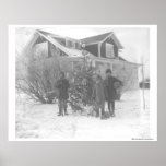 Children outside with Christmas tree ポスター<br><div class="desc">Children outside with Christmas tree on the Pitchfork Ranch near Meeteetse,  Wyoming.</div>