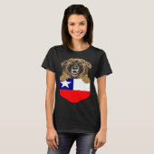 Chile Flag Leonberger Dog In Pocket Tシャツ (正面フル)