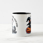Chill Now - Trick Later Cat & Pumpkin | Halloween  ツートーンマグカップ (中央)