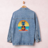 Chill Pineapple Summer Vibesデザイン、 デニムジャケット (ハンガー)