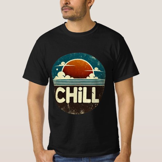 Chill Sunset：雲と海の静寂 Tシャツ (正面)